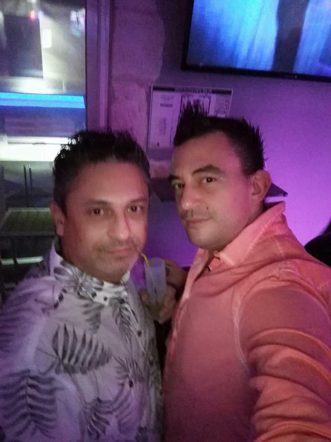 דירות Uchaud Chez Chris Et Greg מראה חיצוני תמונה